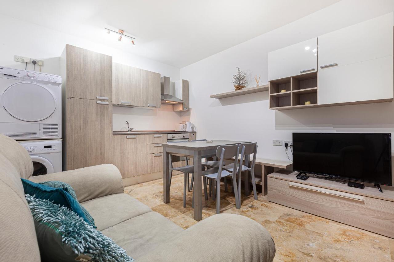 Designer Home With Comfy Sofa In Central Valletta By 360 Estates Eksteriør billede
