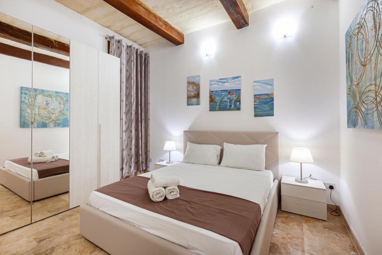 Designer Home With Comfy Sofa In Central Valletta By 360 Estates Eksteriør billede